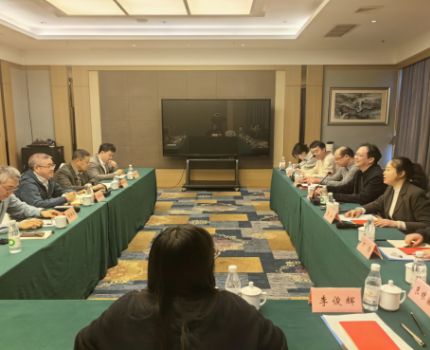 我校医保治理能力现代化研究院与重庆、遵义两地医疗保障研究会开展合作交流座谈