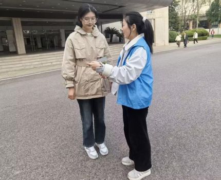 重庆工商大学会计学院向日葵青年志愿者服务队顺利开展&ldquo;遇见绿水青山，共建绿色江河&rdquo;河小青主题活动
