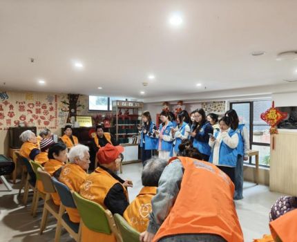 重庆工商大学会计学院向日葵青年志愿者服务队顺利开展&ldquo;敬老传情，青心同行&rdquo;雷锋月主题活动